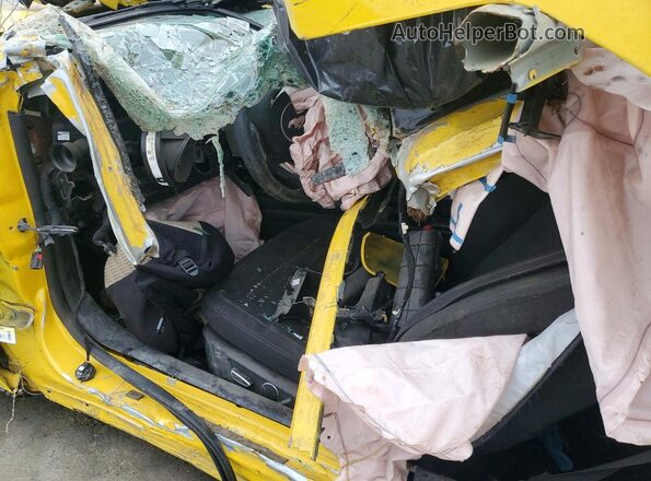 1FA6P8CF7G5328510 2016 FORD MUSTANG Yellow Vista del salpicadero