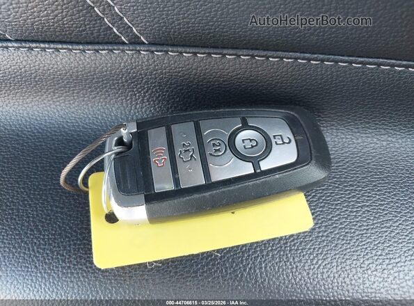 1FA6P8TH3N5106111 2022 FORD MUSTANG Silver Vista del salpicadero
