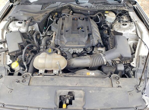 1FA6P8TH4H5247015 2017 FORD MUSTANG Silver Widok wnętrza z tyłu
