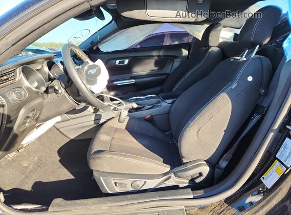 1FA6P8TH6M5146861 2021 FORD MUSTANG Черный Вид салона спереди