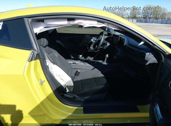 1FA6P8TH6S5131368 2025 FORD MUSTANG Green წინა სალონის ხედი