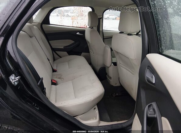 1FADP3F24HL253569 2017 FORD FOCUS Black VIN კოდის სტიკერის ხედი
