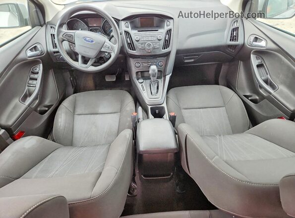 1FADP3F24HL285504 2017 FORD FOCUS Silver Вид панелі приладів