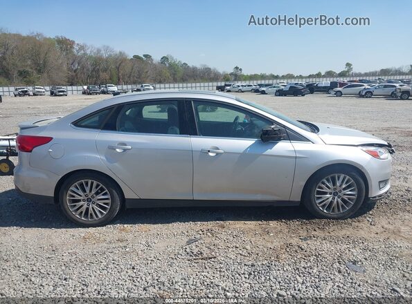 1FADP3J24HL268368 2017 FORD FOCUS Silver Widok wnętrza z tyłu