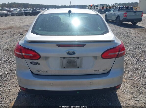 1FADP3J24HL268368 2017 FORD FOCUS Silver 