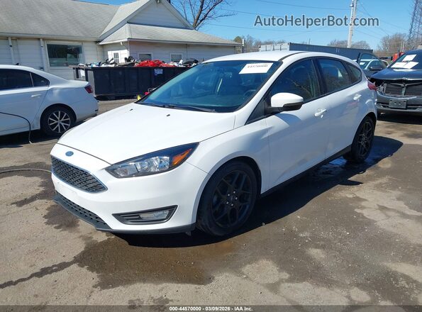 1FADP3K26GL205558 2016 FORD FOCUS White Front left