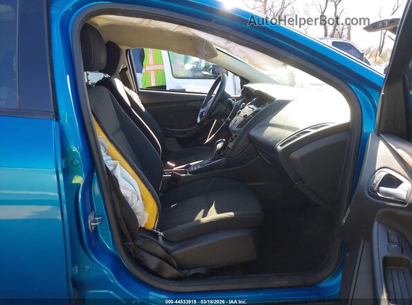 1FADP3K26GL318409 2016 FORD FOCUS Blue Вид салону спереду