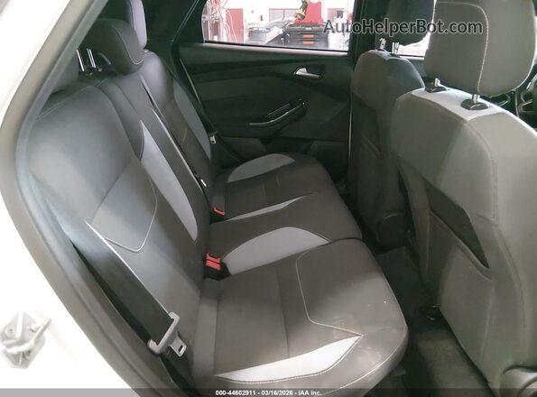1FADP3L90JL322328 2018 FORD FOCUS ST White VIN კოდის სტიკერის ხედი