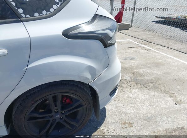 1FADP3L93JL211420 2018 FORD FOCUS ST Белый Вид спереди