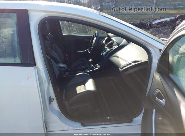1FADP3L99HL285340 2017 FORD FOCUS ST White წინა სალონის ხედი