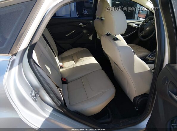 1FADP3N25GL307462 2016 FORD FOCUS Gray 