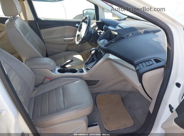 1FADP5CU4GL108855 2016 FORD C-MAX ENERGI White Front interior view