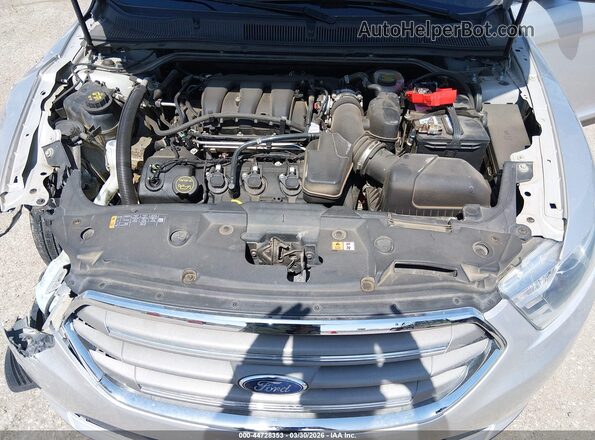 1FAHP2D82JG105700 2018 FORD TAURUS Silver 
