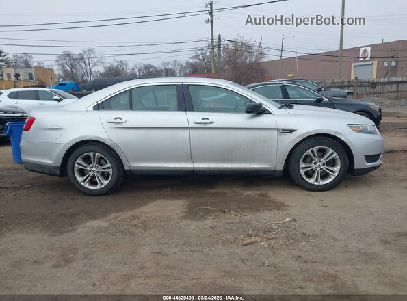 1FAHP2D84GG122152 2016 FORD TAURUS Серебряный Вид задней части салона