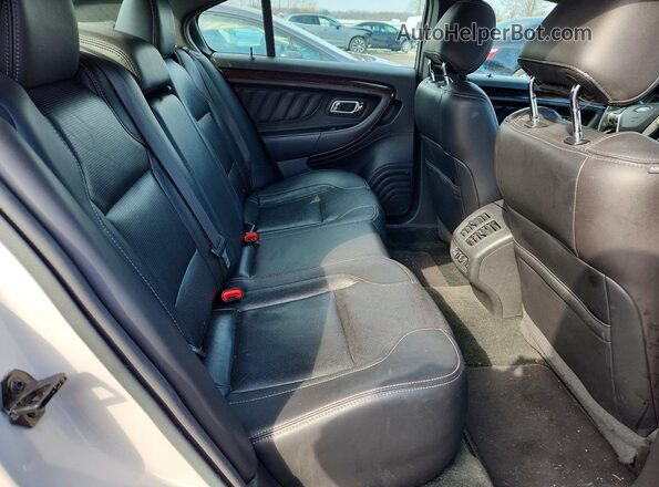 1FAHP2F84GG155908 2016 FORD TAURUS White Widok tylnych siedzeń