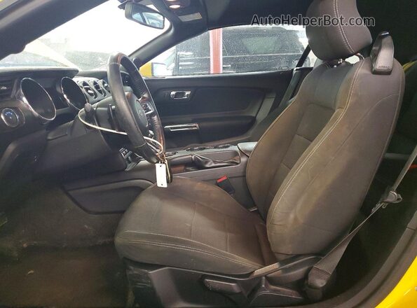 1FATP8EM5G5304219 2016 FORD MUSTANG Gold Вид салону спереду