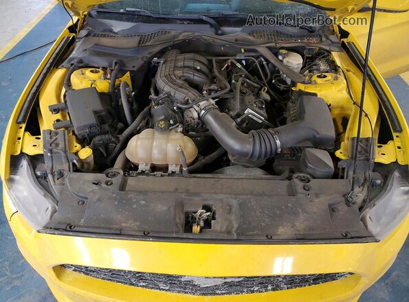 1FATP8EM5G5304219 2016 FORD MUSTANG Gold Вид задньої частини салону