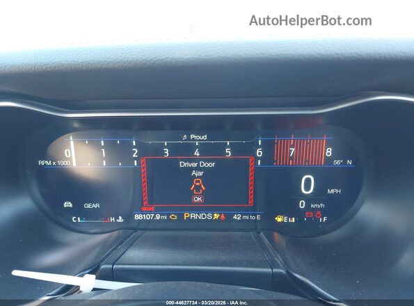 1FATP8UH7J5167019 2018 FORD MUSTANG Серебряный 