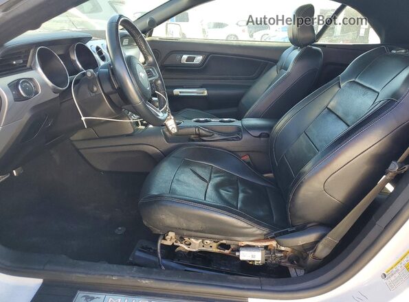 1FATP8UH9M5100619 2021 FORD MUSTANG White Front interior view