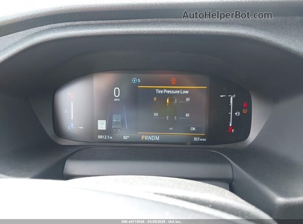 1FBAX2C83TKA06353 2026 FORD PASSENGER White Հետևի նստատեղերի տեսք