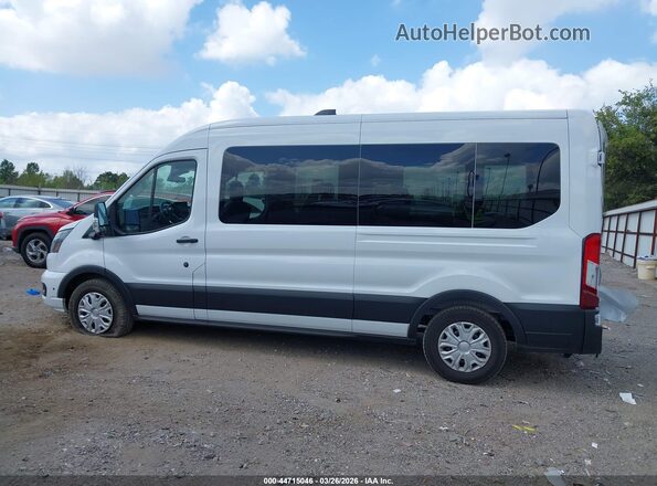 1FBAX2C83TKA06353 2026 FORD PASSENGER White Սալոնի հետևի տեսք