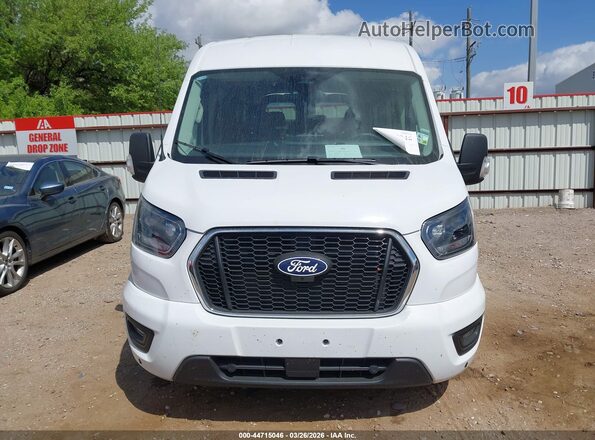 1FBAX2C83TKA06353 2026 FORD PASSENGER White Առջևի վահանակի տեսք