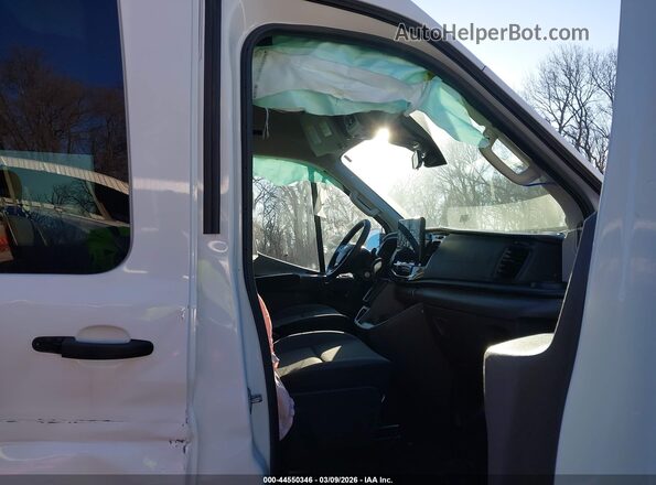 1FBAX2C86RKA81055 2024 FORD PASSENGER White Սալոնի դիմացի տեսք