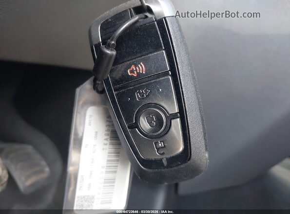 1FBAX2C88TKA05375 2026 FORD PASSENGER White Вид панелі приладів
