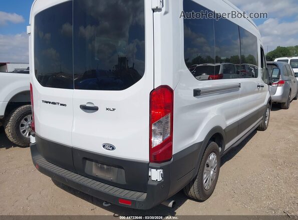 1FBAX2C88TKA05375 2026 FORD PASSENGER White Задня права чверть