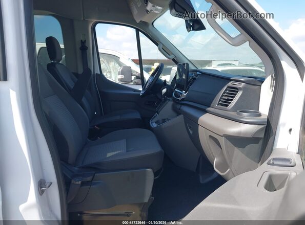 1FBAX2C88TKA05375 2026 FORD PASSENGER White Вид салону спереду