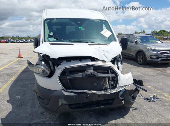 1FBAX2CG2RKB65932 2024 FORD PASSENGER White Widok zestawu wskaźników