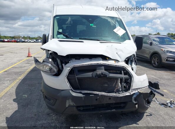 1FBAX2CG2RKB65932 2024 FORD PASSENGER White Widok z przodu