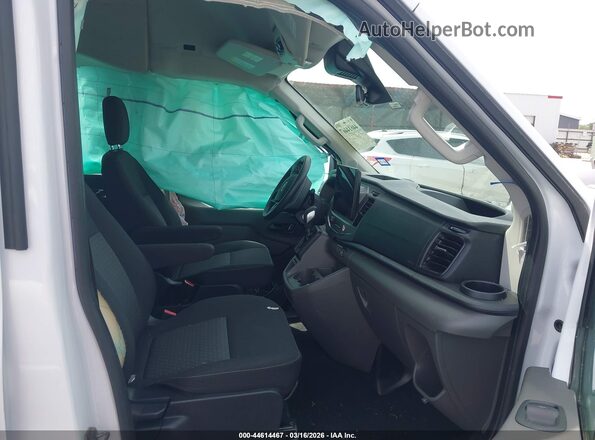 1FBAX2X82NKA79906 2022 FORD PASSENGER White წინა სალონის ხედი