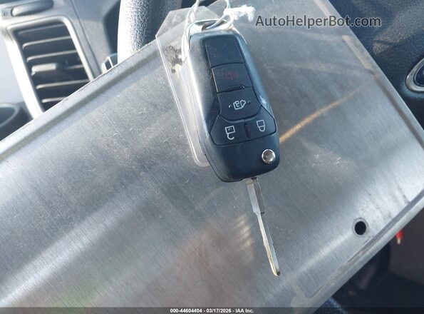 1FBAX2X87RKA15950 2024 FORD PASSENGER White Vista del salpicadero