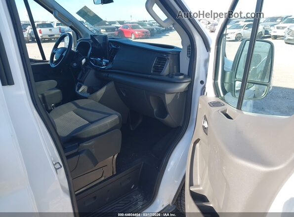 1FBAX2X87RKA15950 2024 FORD PASSENGER White Vista interior delantera