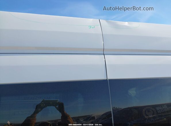 1FBAX2X87RKA15950 2024 FORD PASSENGER White Vista frontal