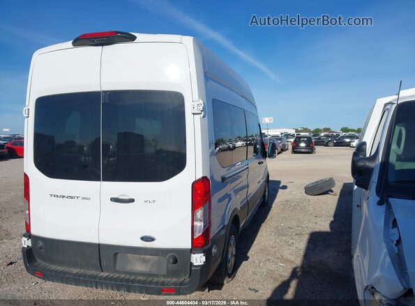 1FBAX2X87RKA15950 2024 FORD PASSENGER White Trasero derecho