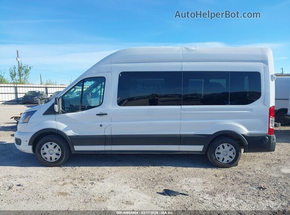 1FBAX2X87RKA15950 2024 FORD PASSENGER White Vista interior de 360 grados
