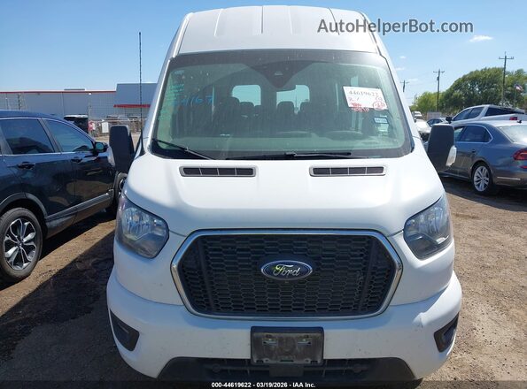 1FBAX2X89PKB08160 2023 FORD PASSENGER White Вид задньої частини салону