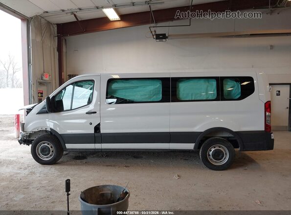 1FBAX2Y80SKB06417 2025 FORD PASSENGER White Widok wnętrza 360 stopni
