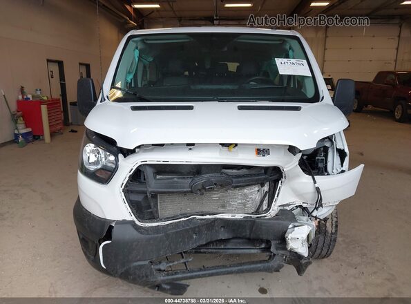 1FBAX2Y80SKB06417 2025 FORD PASSENGER White Widok zestawu wskaźników