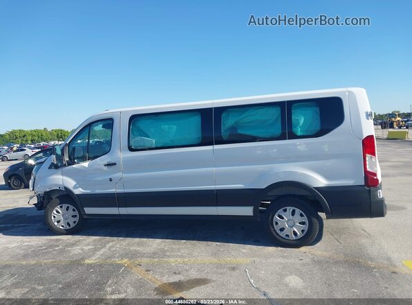1FBAX2Y82TKA55052 2026 FORD PASSENGER White სალონის 360-გრადუსიანი ხედი