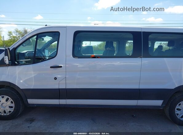 1FBAX2Y85RKA11426 2024 FORD PASSENGER White Vista interior de 360 grados