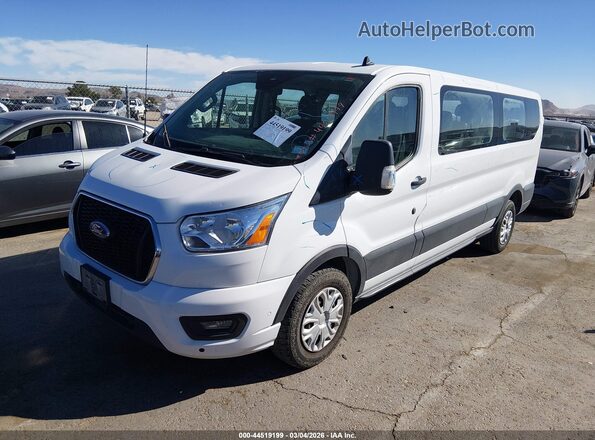 1FBAX2Y86MKA13064 2021 FORD PASSENGER White Przód lewy