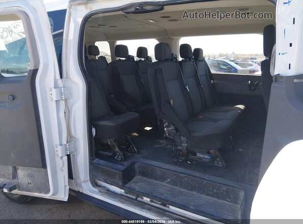 1FBAX2Y86MKA13064 2021 FORD PASSENGER White Widok naklejki z numerem VIN