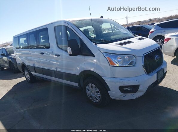 1FBAX2Y86MKA13064 2021 FORD PASSENGER White Widok wnętrza z tyłu