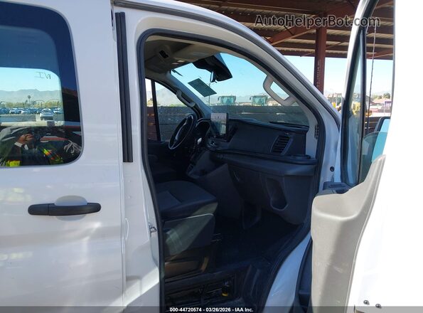 1FBAX2Y89NKA44827 2022 FORD PASSENGER White Vista interior delantera
