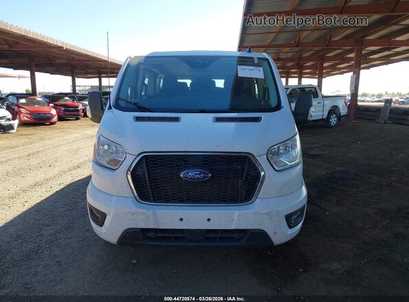 1FBAX2Y89NKA44827 2022 FORD PASSENGER White Vista del cuadro de instrumentos