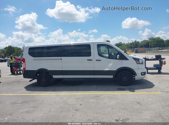 1FBAX2YG2RKA21368 2024 FORD PASSENGER White უკანა სალონის ხედი