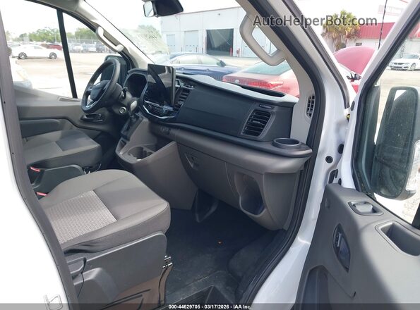 1FBAX2YG5TKA24806 2026 FORD PASSENGER White Widok wnętrza z przodu
